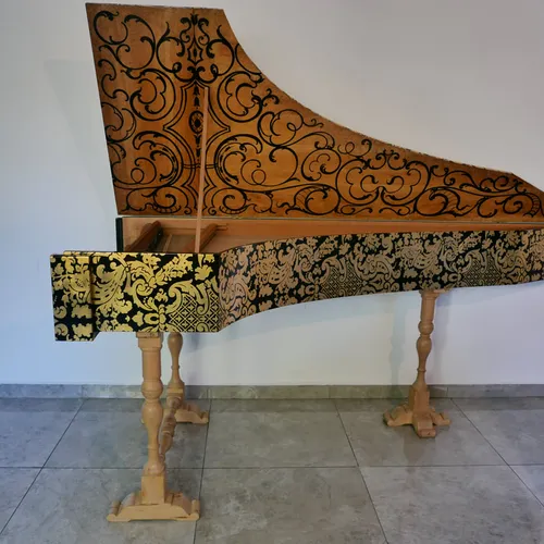 Small Italian single strung harpsichord built by Bill Jurgenson